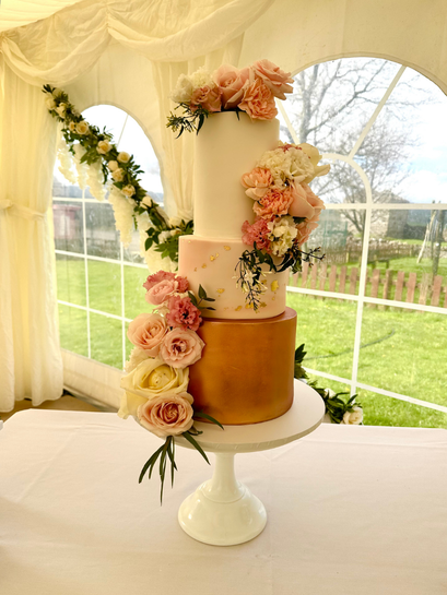 Rose Gold Wedding Cake.png